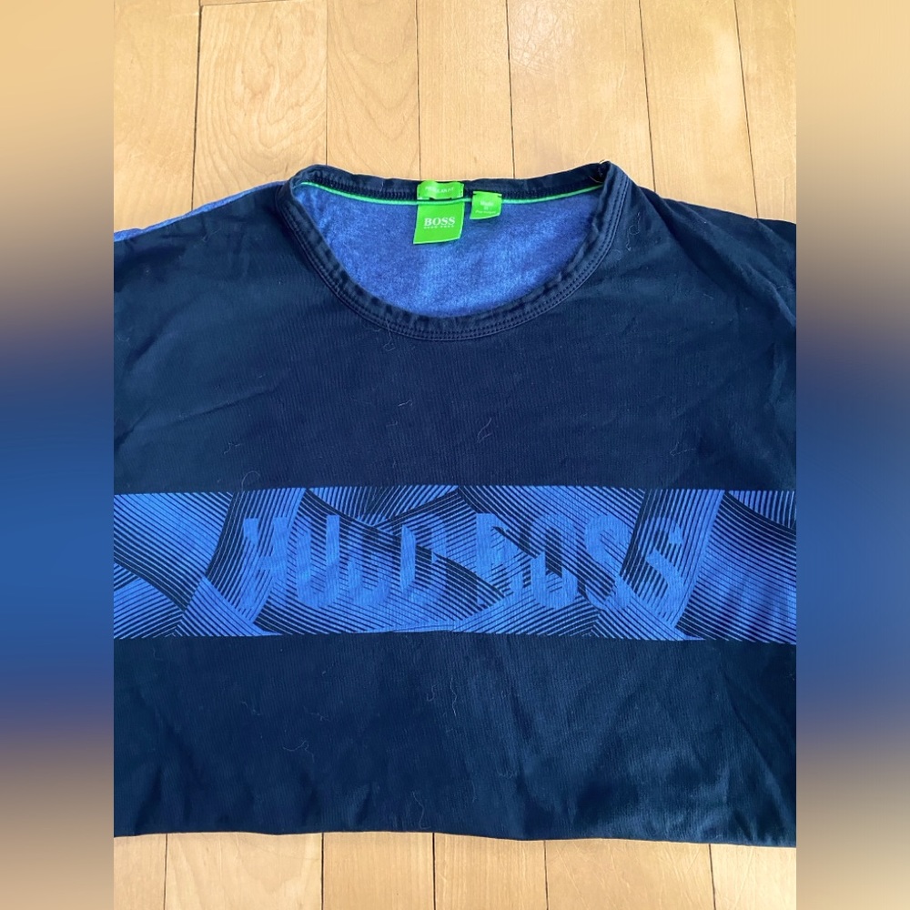Hugo Boss Men’s T-Shirt (Like New)